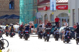 Ventspils ielas un ostas promenādi pierūcina «Kurland bike meet 2020» Motociklu parāde 46