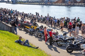 Ventspils ielas un ostas promenādi pierūcina «Kurland bike meet 2020» Motociklu parāde 59