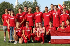 Indra Mackeviča Latvijas izlases sastāvā izcīna Baltijas vieglatlētikas U16 čempionātā 3.vietu 800 metru skrējienā 19