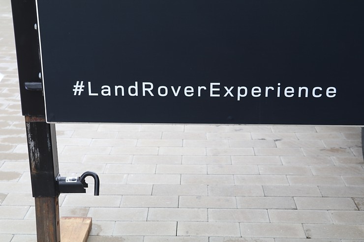 Travelnews.lv iepazīst jauno «Land Rover Defender» interesantos apstākļos 287603