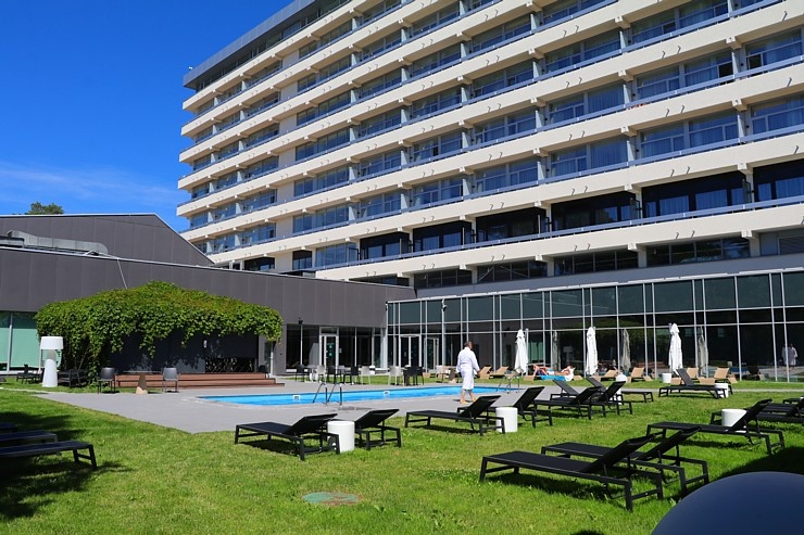 Jūrmalas viesnīca «SemaraH Hotel Lielupe» darbdienās piedāvā birojiem nomainīt darba vidi 287736