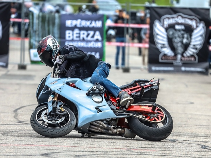 Starptautiskajā motociklistu saietā Madonā pulcējas motobraucēji un moto entuziasti 288114
