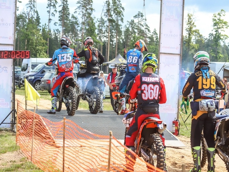 Starptautiskajā motociklistu saietā Madonā pulcējas motobraucēji un moto entuziasti 288125
