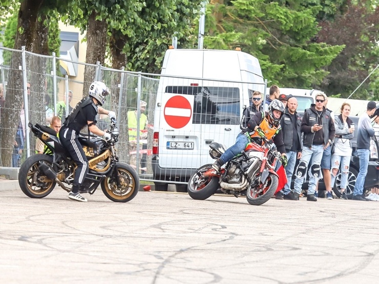 Starptautiskajā motociklistu saietā Madonā pulcējas motobraucēji un moto entuziasti 288128