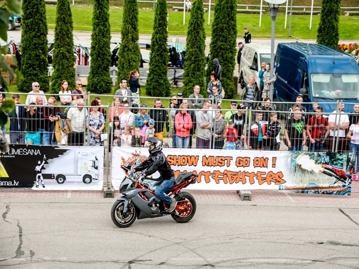 Starptautiskajā motociklistu saietā Madonā pulcējas motobraucēji un moto entuziasti 288132