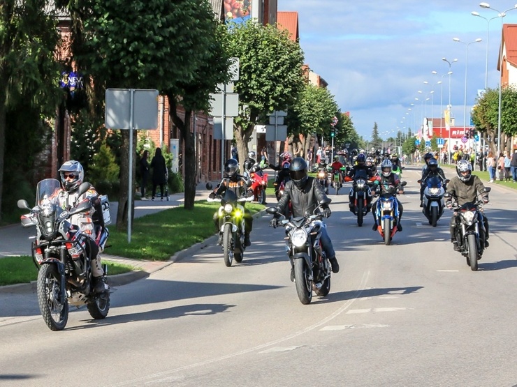Starptautiskajā motociklistu saietā Madonā pulcējas motobraucēji un moto entuziasti 288136