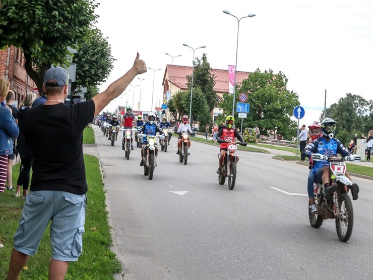 Starptautiskajā motociklistu saietā Madonā pulcējas motobraucēji un moto entuziasti 288138