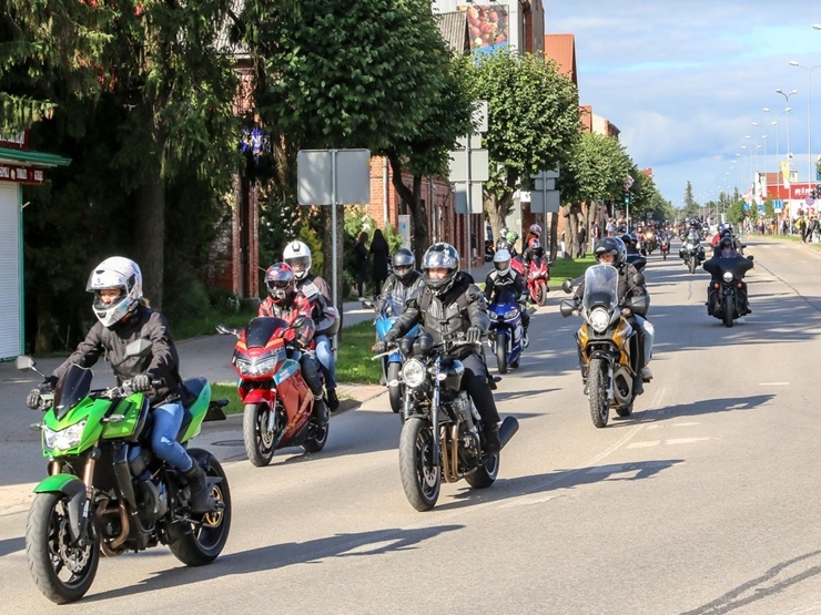 Starptautiskajā motociklistu saietā Madonā pulcējas motobraucēji un moto entuziasti 288152
