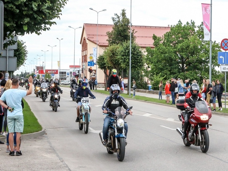 Starptautiskajā motociklistu saietā Madonā pulcējas motobraucēji un moto entuziasti 288167