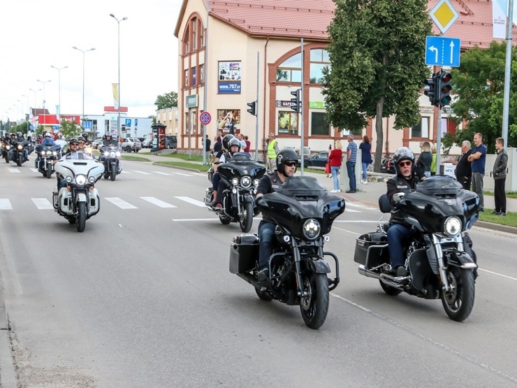 Starptautiskajā motociklistu saietā Madonā pulcējas motobraucēji un moto entuziasti 288186