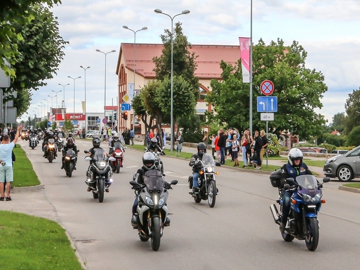 Starptautiskajā motociklistu saietā Madonā pulcējas motobraucēji un moto entuziasti 288193