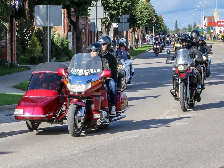 Starptautiskajā motociklistu saietā Madonā pulcējas motobraucēji un moto entuziasti 288198