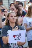 Pie Baltkrievijas vēstniecības cilvēki aktīvi protestē pret vardarbību mūsu kaimiņvalstī 11