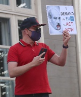 Pie Baltkrievijas vēstniecības cilvēki aktīvi protestē pret vardarbību mūsu kaimiņvalstī 31