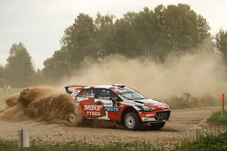 Ilgi gaidītais «Rally Liepāja» pulcē auto fanus no Latvijas un ārzemēm 288680