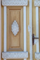 Travelnews.lv pievērš uzmanību Kuldīgas parādes namu durvju rokturiem 3