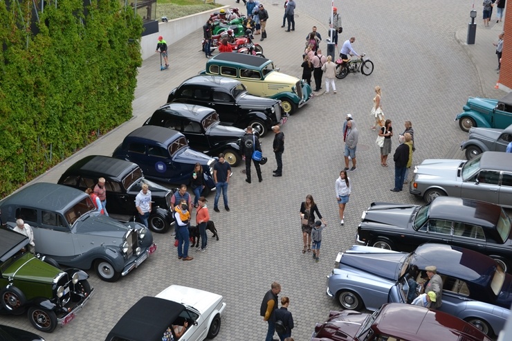 «RĪGA RETRO 2020» Rīgas Motormuzejā pulcē 100 dažādu laiku, veidu un stilu senos spēkratus 289704
