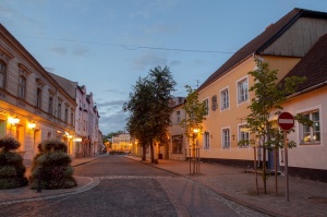 Cēsis ir ne tikai viena no senākajām, bet arī latviskākajām pilsētām. Krāšņām dabas ainavām un vēstures liecībām bagāta, tā iemieso senatnes garu un m 15