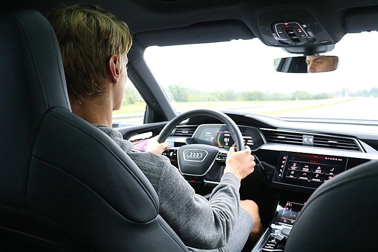 Travelnews.lv apceļo Latviju ar jauno un elektrisko «Audi e-tron Sportback» 290079