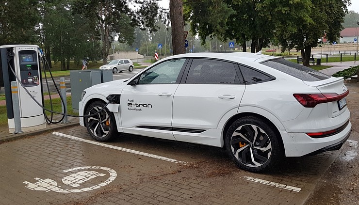 Travelnews.lv apceļo Latviju ar jauno un elektrisko «Audi e-tron Sportback» 290089