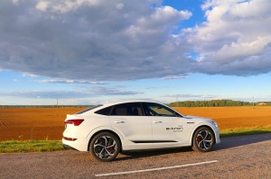 Travelnews.lv apceļo Latviju ar jauno un elektrisko «Audi e-tron Sportback» 5