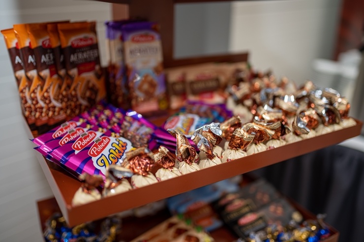 Tūristi ekskursijās var uzzināt «Pobeda Confectionery» garšas noslēpumus 290150