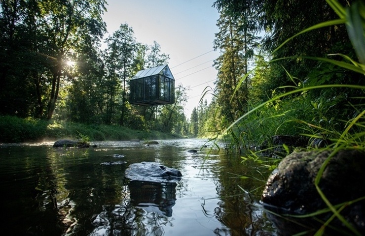 Unikālais «Spoguļnaminš» virs Amatas upes, kas tapis sadarbībā ar Paulig Latvia, katram nakšņotājam rada savu stāstu 290440