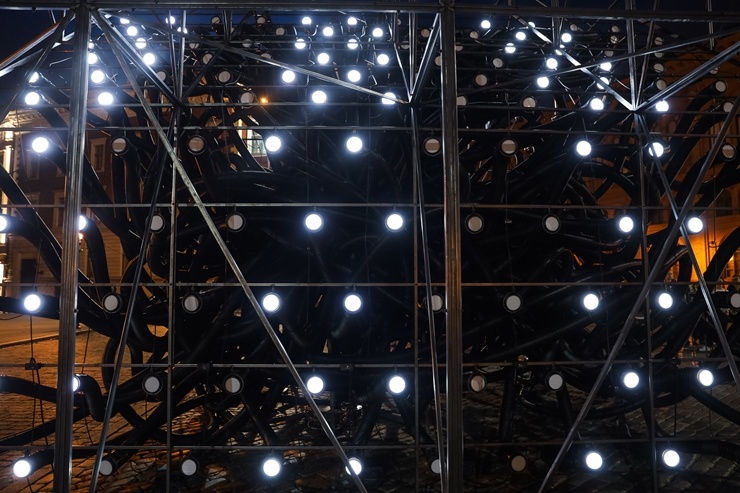 «Baltā nakts» izgaismo Rīgu ar iespaidīgām gaismas instalācijām 290556