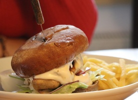 Travelnews.lv apmeklē un ievērtē burgernīcu «Burgers 66» Salaspilī 8