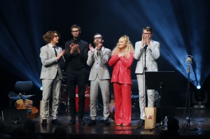 Melo-M un Dināra Rudāne ar lielām emocijām uzstājas Liepājas koncertzālē «Lielais dzintars». Foto: Līga Tetere 13