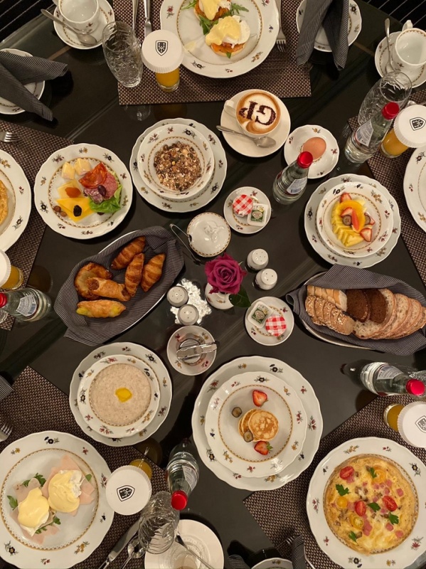 Šefpavārs Deniss Ivankovs piedāvā izcilas brokastis Vecrīgas viesnīcā «Grand Palace Hotel» 291201