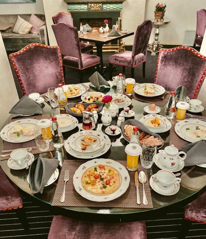 Šefpavārs Deniss Ivankovs piedāvā izcilas brokastis Vecrīgas viesnīcā «Grand Palace Hotel» 291211