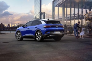 Volkswagen prezentē pirmo pilnīgi elektrisko apvidnieku – ID.4 12