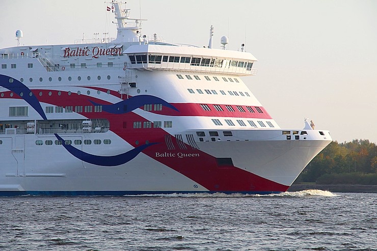 Travelnews.lv 26.09.2020 pavada «Tallink» kuģi «Baltic Queen» pēdējā reisā Rīga - Helsinki 291518
