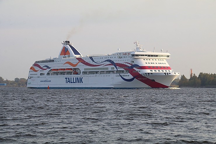 Travelnews.lv 26.09.2020 pavada «Tallink» kuģi «Baltic Queen» pēdējā reisā Rīga - Helsinki 291529