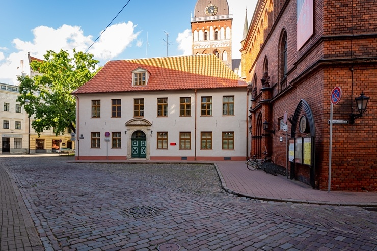 Rīgas vēstures un kuģniecības muzeja fasādes restaurācijas darbi - pirms un pēc 291836