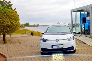 «Volkswagen Latvija» Pārdaugavas restorānā «Osta» saturīgi prezentē jauno «VW ID.3» Foto: 
Samsung Galaxy Note 8 1