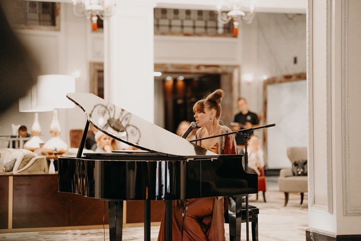 Katrīna Gupalo un Andrejs Osokins viesnīcā «Grand Hotel Kempinski Riga» izveidojuši jaunu koncertstāstu ciklu «Ceļojums». Foto: Aksels Zirnis 292226