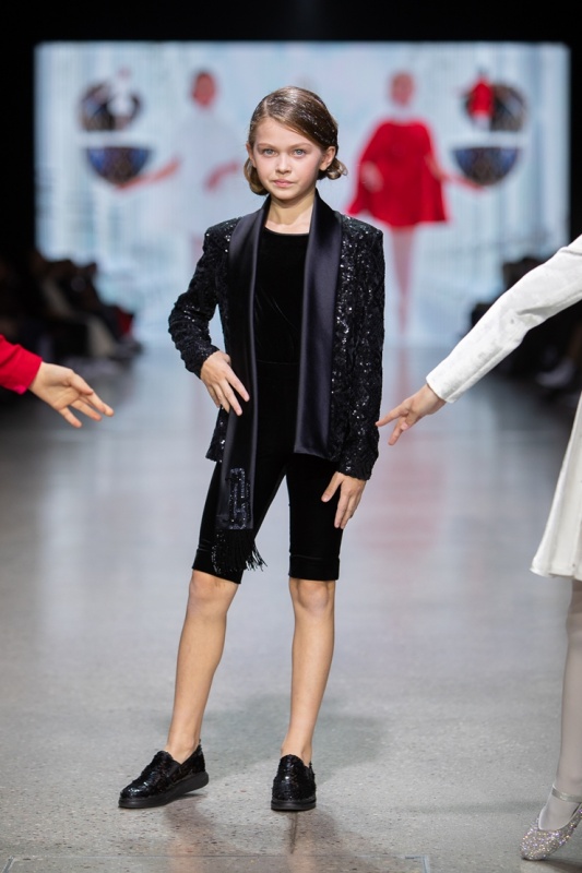 Rīgas modes nedēļa «Riga Fashion Week» piedāvā bērnu apģērbu kolekciju BARONESSA 293453