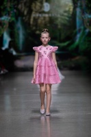Rīgas modes nedēļa «Riga Fashion Week» piedāvā bērnu apģērbu kolekciju BARONESSA 21