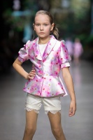 Rīgas modes nedēļa «Riga Fashion Week» piedāvā bērnu apģērbu kolekciju BARONESSA 26