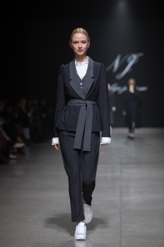 Rīgas modes nedēļa «Riga Fashion Week» piedāvā jauniešu apģērbu kolekciju NATALIJA JANSONE. Foto: Mark Litvyakov Rīgas modes nedēļa «Riga Fashion Week» piedāvā jauniešu apģērbu kolekciju NATALIJA JANSONE. Foto: Mark Litvyakov 293483