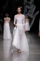 Rīgas modes nedēļa «Riga Fashion Week» piedāvā balto kleitu kolekciju KATYA KATYA LONDON 7