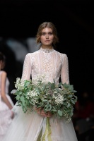 Rīgas modes nedēļa «Riga Fashion Week» piedāvā balto kleitu kolekciju KATYA KATYA LONDON 21