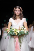 Rīgas modes nedēļa «Riga Fashion Week» piedāvā balto kleitu kolekciju KATYA KATYA LONDON 32