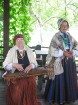 Interesantu skanējumu dziesmām piedod skanīgās Kurzemes novada folkloras dziedātājas 13