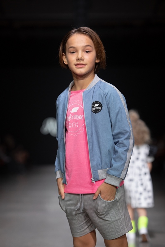 Rīgas modes nedēļa «Riga Fashion Week» piedāvā bērnu apģērbu kolekciju ROCK&MOUSE. Foto: Mark Litvyakov 293686