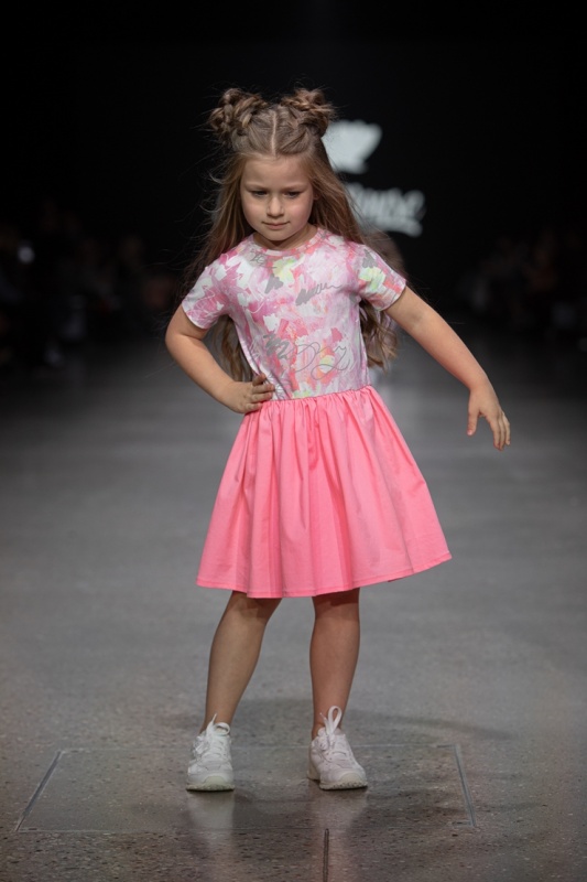 Rīgas modes nedēļa «Riga Fashion Week» piedāvā bērnu apģērbu kolekciju ROCK&MOUSE. Foto: Mark Litvyakov 293700