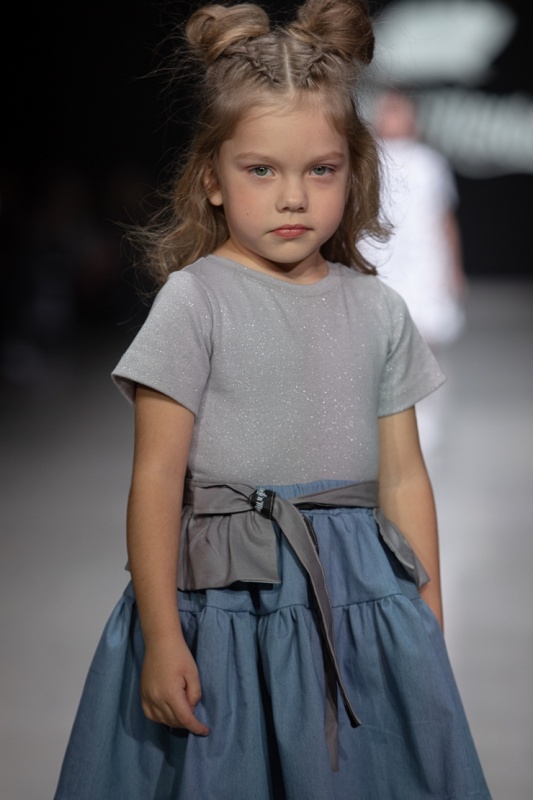 Rīgas modes nedēļa «Riga Fashion Week» piedāvā bērnu apģērbu kolekciju ROCK&MOUSE. Foto: Mark Litvyakov 293705