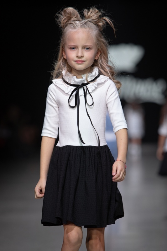 Rīgas modes nedēļa «Riga Fashion Week» piedāvā bērnu apģērbu kolekciju ROCK&MOUSE. Foto: Mark Litvyakov 293708